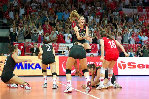 Título de campeón del Mundo juvenil femenino para Turquía ante su público