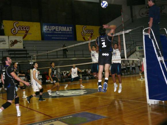 Ciclista aprovechó la derrota de UNTreF y le sacó más ventaja