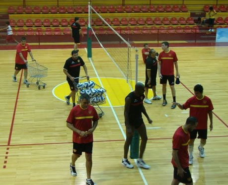 Con ilusiones, Sarmiento Santana Textiles entrenó en doble turno.