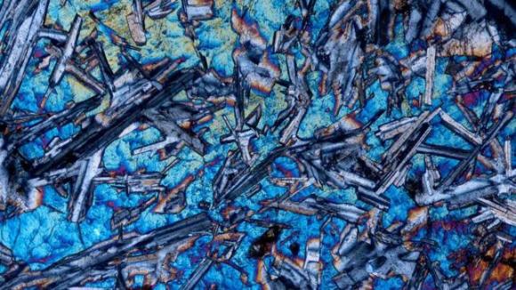 Un raro mineral de la Luna aparece por primera vez en la Tierra.