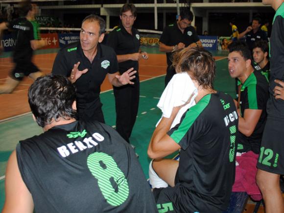Hernán Ferraro renunció a la conducción de Catamarca Voley luego del triunfo ante Jujuy.
