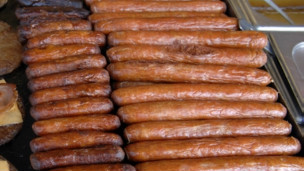 Una salchicha al día, más riesgo de cáncer de páncreas