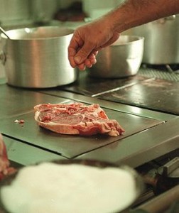 Comer carne eleva el riesgo de ACV