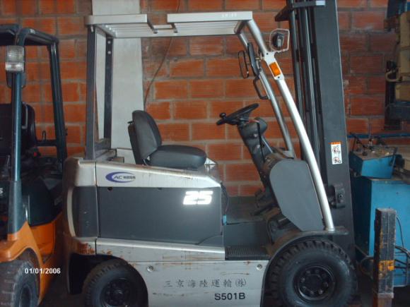 Autoelevadores Eléctricos de 2000 a 2500 kilos