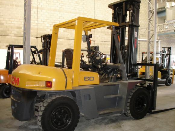 Autoelevadores a combustión de 4000 a 6000 kilos