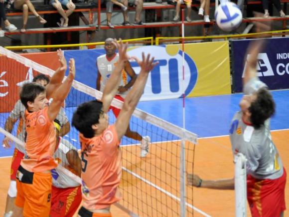 Sarmiento se quedó con la victoria en un gran partido ante las Lechuzas por 3-1