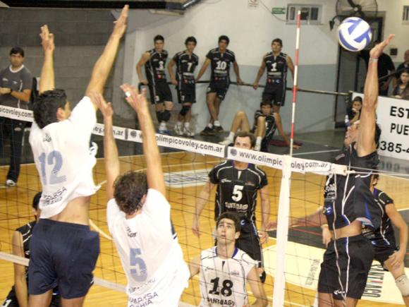 Ciclista obtuvo los seis puntos del weekend y quedó a uno de UNTreF.