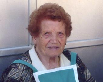 Con 99 años, visita y consuela a enfermos