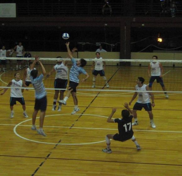 Muni le puso manos a la Obra. En el inicio del noveno weekend, Ciudad venció 3-1 a Obras.
