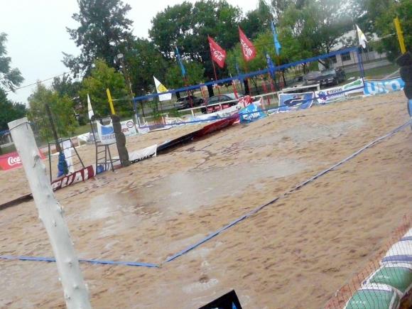 CABV 2012 4° etapa: El mal tiempo detuvo al beach en Cerrito.