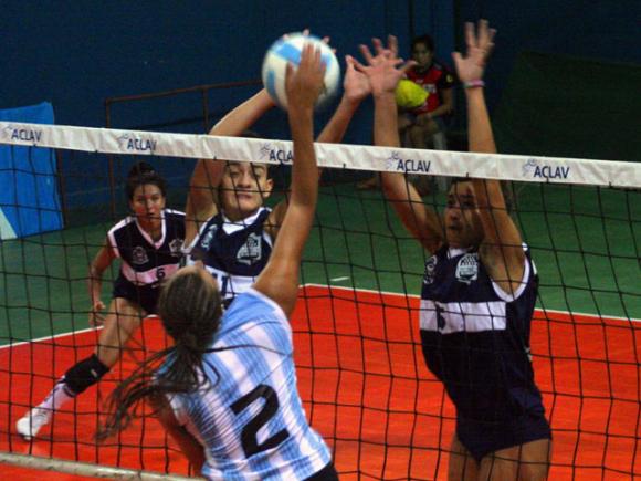 Por La Liga Femenina 2012: El torneo pasó con éxito por los Toldos. 