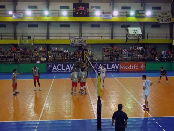 Sarmiento le ganó de visitante a MSM Bella Vista por 3-1 y escaló otro lugar en la tabla.