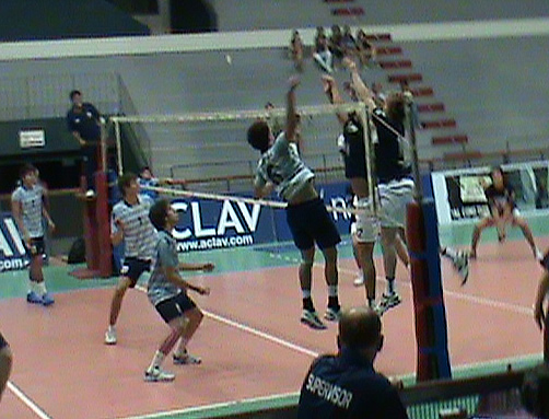 Ciudad pescó 2 puntos importantísimos para soñar con las semis.