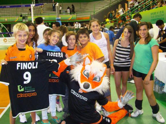 Un premio para los baloneros de Buenos Aires Unidos.