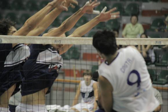Obras y Ciudad están en semis y mañana definen el primer puesto.