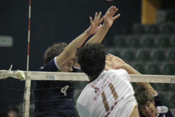 Ciudad se acerca a la siguiente ronda tras eliminar a Lanús del Grand Prix.