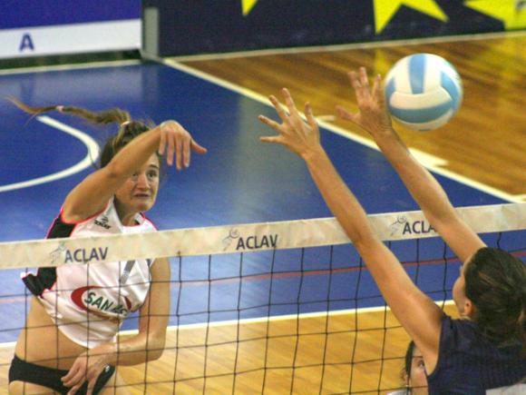 Segundo triunfo seguido de Estudiantes de Paraná para cerrar la fase regular del torneo.