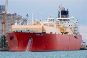 Un buque británico transportó gas para la Argentina.