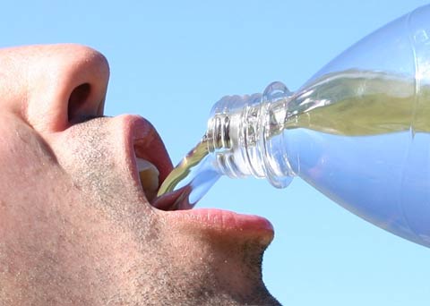 Una mayor ingesta de líquido podría disminuir los riesgos del cáncer de vejiga en hombres.