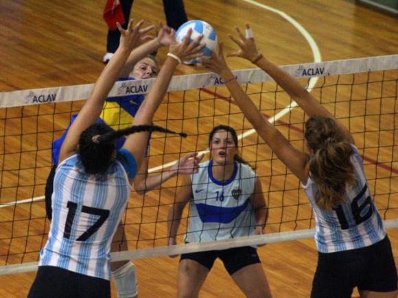 Por la Liga Femenina 2012: La juvenil abre las semis ante Boca.
