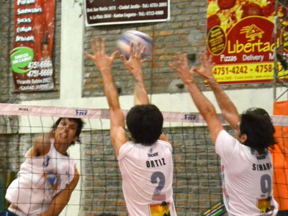 UNTreF se sacó de encima a un complicado Obras y llegó a la final.