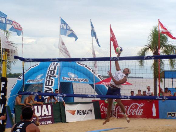 CABV 2012, 7° ETAPA: Se calienta la arena del Parador Caracolas en Rosario.