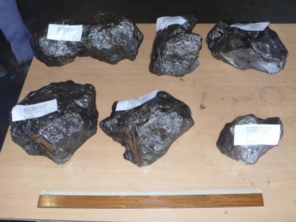 Incautan cargamento ilegal de meteoritos que iban a ser vendidos en el exterior.