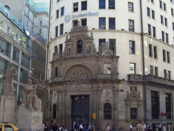El Central autorizó que empresarios chinos compren Standard Bank.