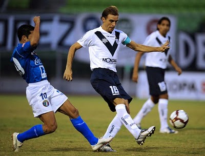 Por la copa Libertadores 2012, Vélez aplastó a Chivas