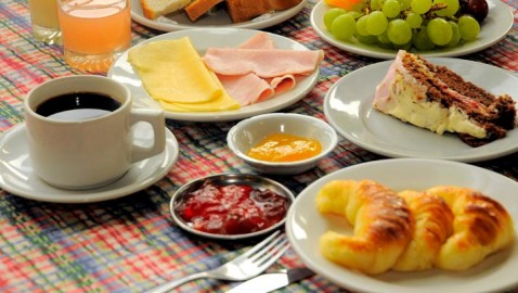Rompiendo mitos: un desayuno abundante, no ayuda a bajar de peso.