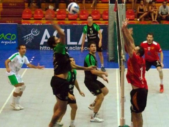 Sarmiento Santana Textiles no perdió la magia frente a PSM Voley y cosecha siete victorias seguidas