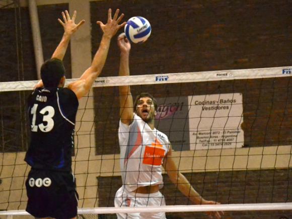 UNTreF levantó nuevamente un 0-2 y se llevó el primer partido de la serie al vencer 3-2 a Ciclista.