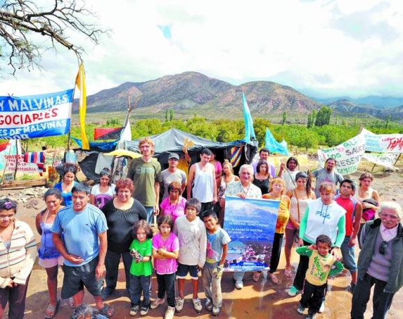 Famatina, el pueblo que para defender el agua hizo retroceder a las mineras. VIDEOS DE LA BRUTAL REPRESIÓN DEL GOBIERNO AL PUEBLO.