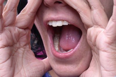 Como curar la afonía.