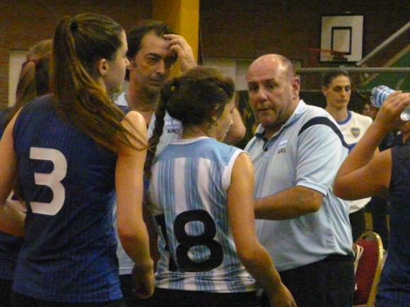 La opinión de Cáceres: ¨Tampoco es bueno perder siempre¨.