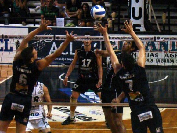Ciclista Olímpico le ganó en tie break a UNTreF Voley y le puso suspenso a la serie.