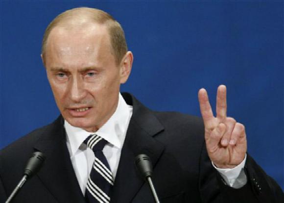 Putin gana las presidenciales con el 100% de votos escrutado.