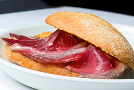 Comiendo mucho jamón, respiras peor.