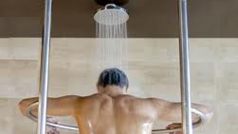 Baños fríos para aliviar la hinchazón muscular, tal vez no funcione.