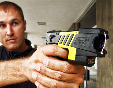 Electroabuso: Policías estadounidenses matan a cientos con pistolas eléctricas.