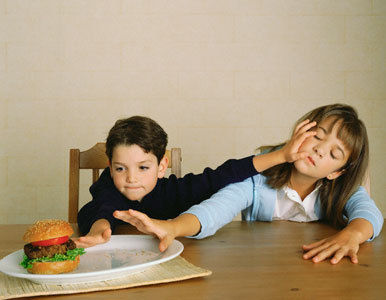 Hace 111 años nació la primera hamburguesa.