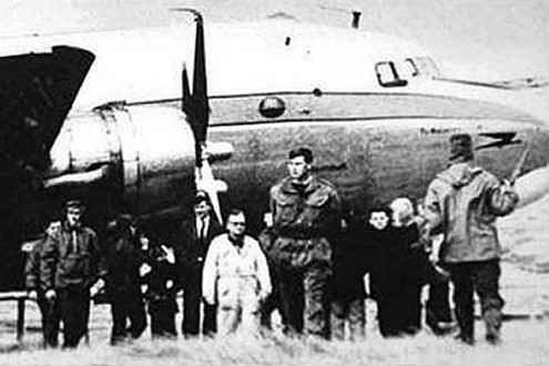 La historia de 18 jóvenes que secuestraron un avión para pisar Malvinas.
