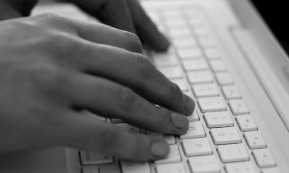 DARPA prepara un sistema de acceso basado en la forma de teclear del usuario