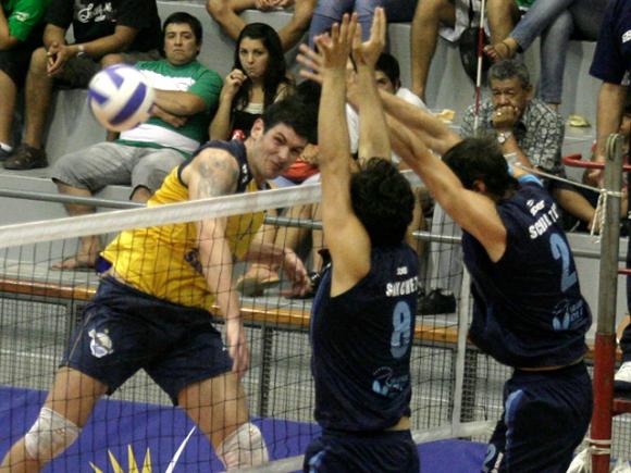 UPCN Voley busca un boleto a la final frente a La Unión de Formosa.