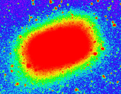 Descubren una galaxia de forma rectangular.