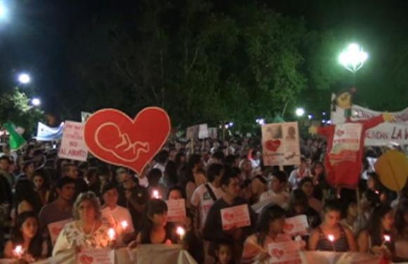 4000 personas en la marcha pro-vida de San Juan