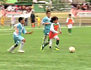 ¿Nace una nueva estrella del fútbol? Le dicen el ´Messi de Venezuela´