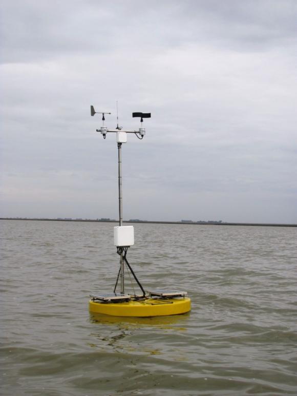 Investigadores Argentinos crean una boya para monitoreo ambiental más efectiva y diez veces más económica que las importadas