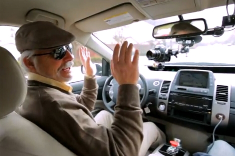 Google prueba su coche con piloto automático con un invidente al volante.
