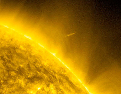 ¿Cómo un cometa helado puede sobrevivir pasando por el sol?